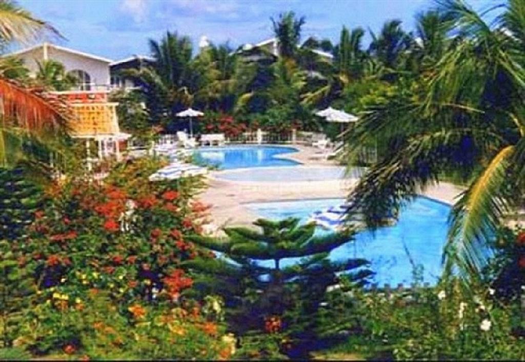 Готель La Francaise Pereybere Beach Екстер'єр фото